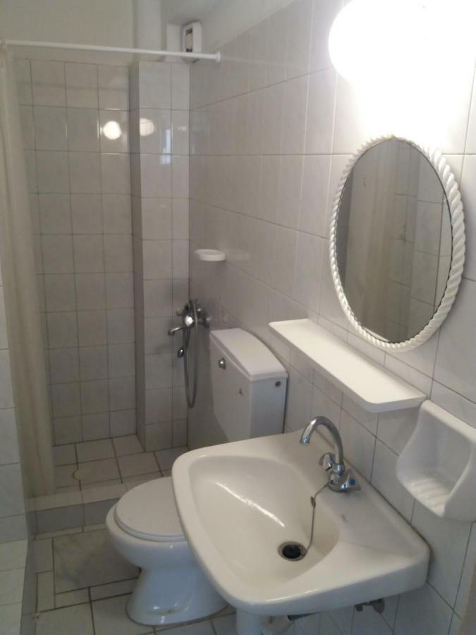 Studio In Garden Poros Town Екстериор снимка