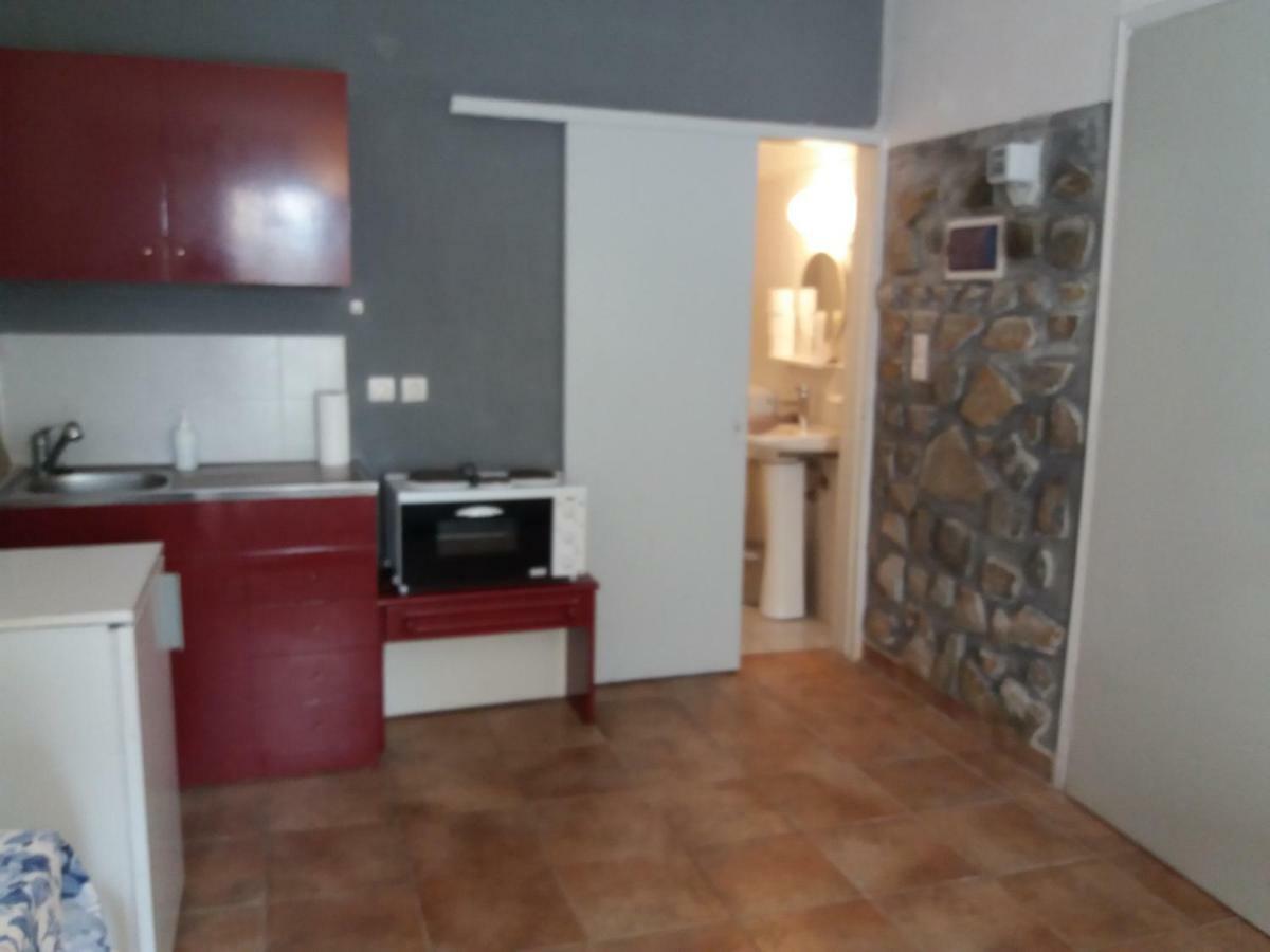Studio In Garden Poros Town Екстериор снимка